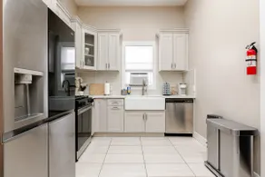 Modern Luxury 3BR • Near NYC • Spacious • Sleeps 8 - Image 5