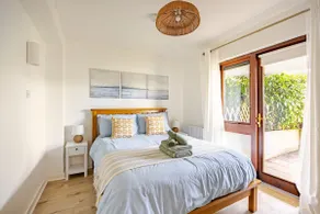 Bayview Villa Costal Retreat - Image 4