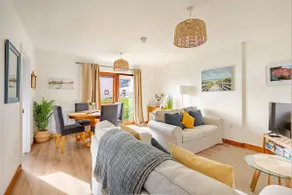 Bayview Villa Costal Retreat - Image 2