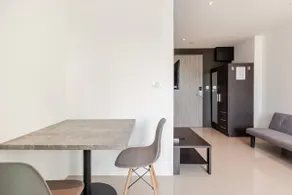 Apartment B704 - Image 2