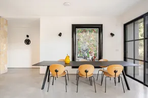 The grey house - Image 2