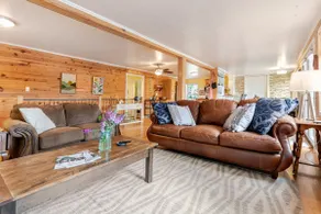 Paradise Bluff Peaceful Lakeside Retreat - Image 3