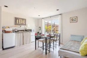 Cartier Belle Vie | Chic Garden 1BR Near YVR & DT - Image 2