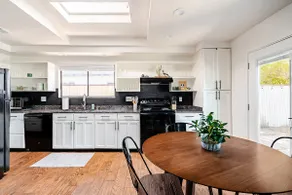 Charming SW 3-bed in Central location near UofA - Image 5