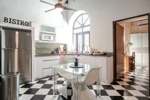 Spacious & Comfy Luxury Condo - Image 4