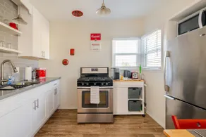 King sized living, steps to ocean, now with AC! - Image 4