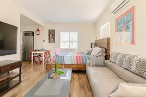King sized living, steps to ocean, now with AC! - Image 2