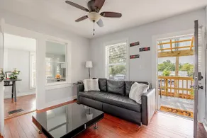Modern Comfort in Vibrant Thornton Park - Image 2