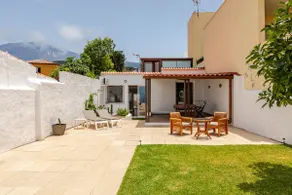 Designer Home in Tenerife: Terrace, Sea and Teide - Image 2