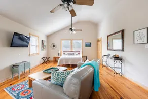 Private, cozy loft near Austin, TX! - Image 2