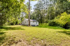 Milton’s Charming Bungalow - Image 5