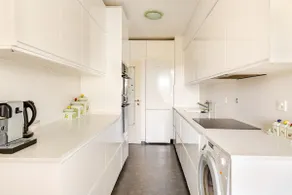 Spacious 2 Bedroom Apartment in Central Geneva - Image 5