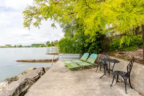 Small lake house on Lake Erie shore - Image 3