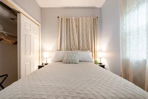 Bright and comfortable suite - Image 4