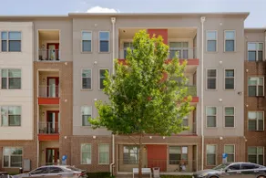 Homey 1BR + Balcony Overlooking Midtown+Parking - Image 4