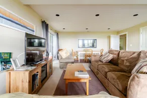 Lake and Mountain Views! South Kirkland 2 BR. - Image 4