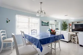 🌊 Waterfront Oasis, Hot Tub, Sauna, Patio & Quintessential Florida Experience! - Image 2