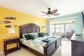 🌊 Waterfront Oasis, Hot Tub, Sauna, Patio & Quintessential Florida Experience! - Image 3