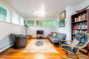 Cozy one bedroom apartment adjacent to Lake Hood. - Image 3