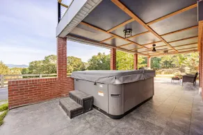Huge Farmhouse getaway hot tub, sauna, pool, games - Image 4