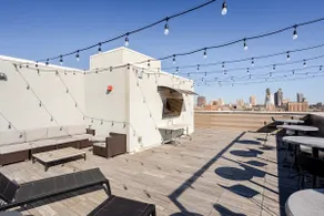 Luxury Apt · Rooftop + Gym · Steps to Yale - Image 4