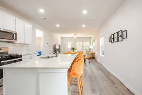 Woodlands Gem| NEW 4BR+Game Room|TVs+Trails+Shops - Image 4