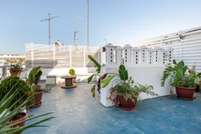Magical terrace facing the theater - Image 5