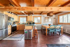 Hunter's Top Rated Airbnb - Best Location Steps from Lodge - Image 4