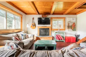 Hunter's Top Rated Airbnb - Best Location Steps from Lodge - Image 2