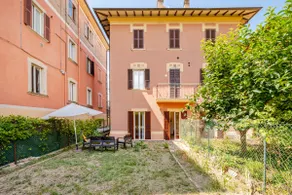 Stylish Liberty Home • Perugia Center • Garden - Image 4