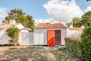 Beautiful getaway for two 300 meters from the ocean - Image 4