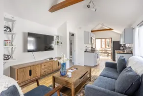 Private Entire Home • Close to New Haven & Shore - Image 4