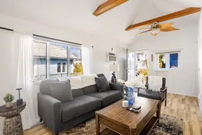 Private Entire Home • Close to New Haven & Shore - Image 3