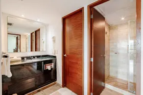 Suite in Cancun's Hotel Zone - Image 5