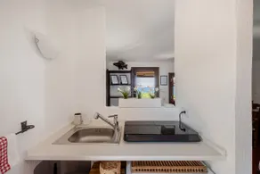 Stunning Flat with Seaview Surrounded by green - Image 4