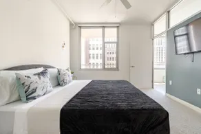 High-Rise Suite | City View Balcony | Free Parking - Image 3