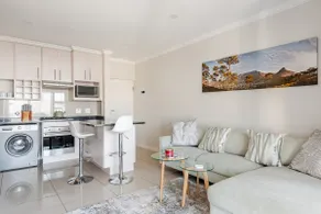 Apartment in Roodepoort - Image 5