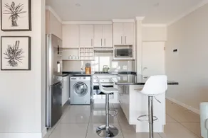 Apartment in Roodepoort - Image 4