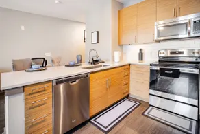 Cozy Uptown apartment with Gym and Swimming pool - Image 5