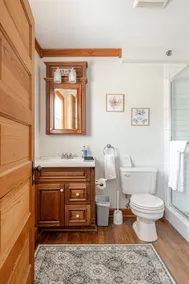 Nostalgic and charming condo with rooftop patio - Image 5