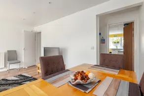 4 Bedroom Homely House - Sleeps 10 Comfortably with 6 Beds and Free Parking in Milton Keynes - Suitable for Business Travellers, Contractors, & Holiday-Goers, Near All Major Transport Links & City Centre and M1 - Image 5