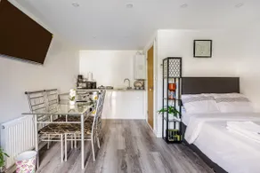 Comfort Cabin Gravesend – - Image 3