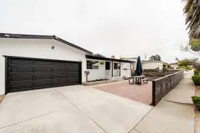 Relax & Entertain Marina Luxury Home STR25-000050 - Image 2