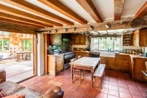 Fun get togethers in atmospheric beautiful house! - Image 3