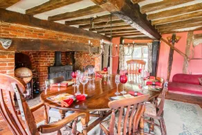 Fun get togethers in atmospheric beautiful house! - Image 4