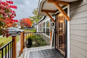 Family/Pet friendly Deer Park Gem kitchen backyard - Image 4