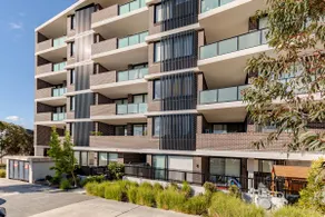 Executive Oasis | Chic 1BR + Courtyard Retreat - Image 5