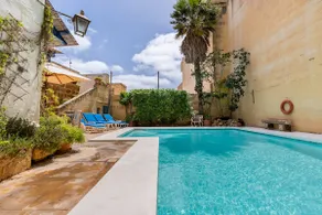 Charming, 300 year old traditional Farmhouse with private pool - Image 2