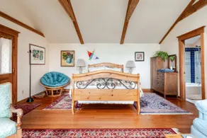 Charming Sea Bluff Cottage with Sound View - Image 3