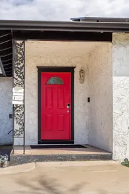 2 bedroom suite. Private & 5 min to airport - Image 2
